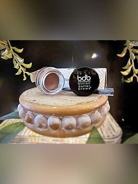 *NIB bdb Billion Dollar Brows Pomade - Taupe Brown